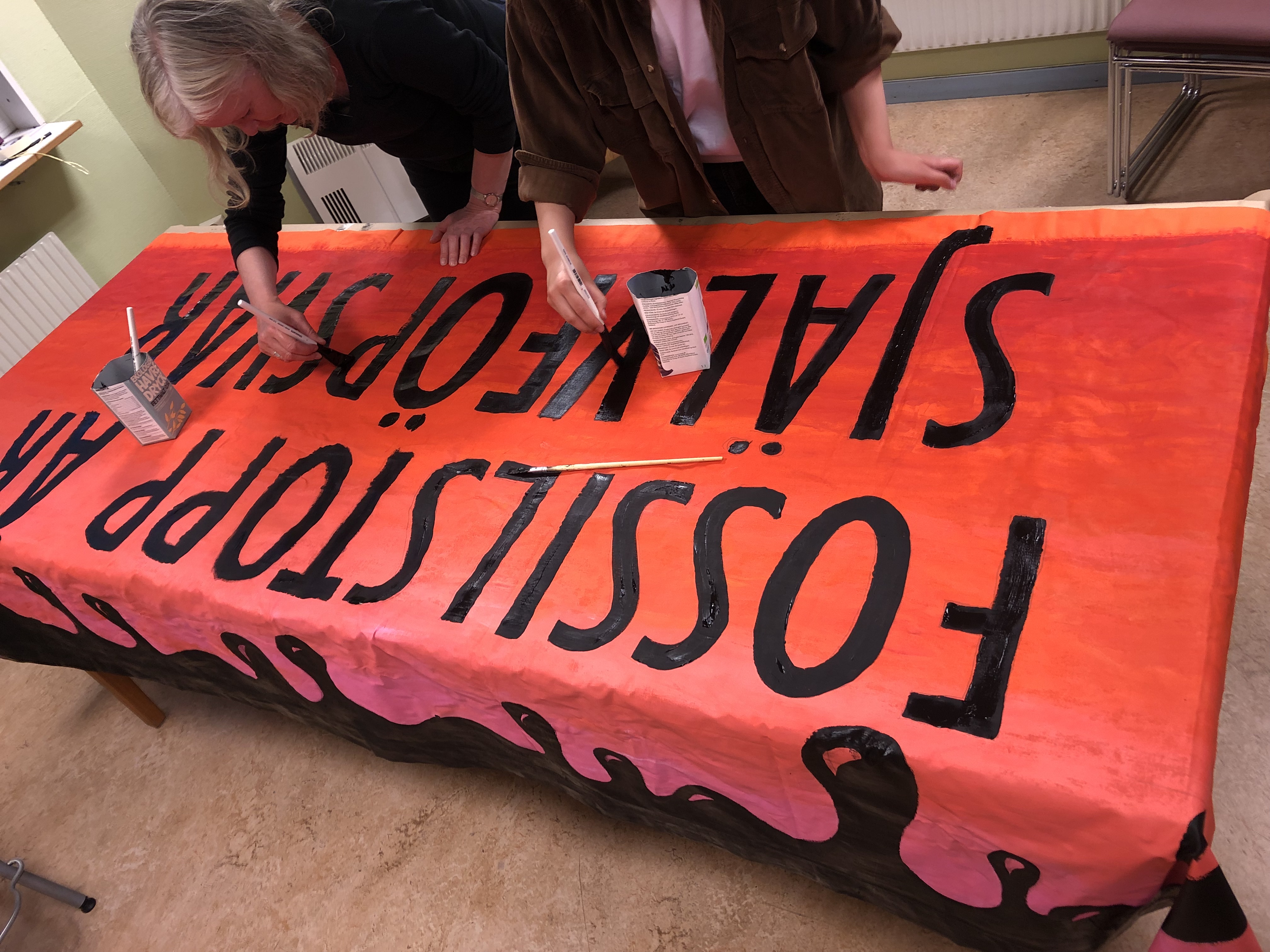 "Fossilstopsbanderollan målas"