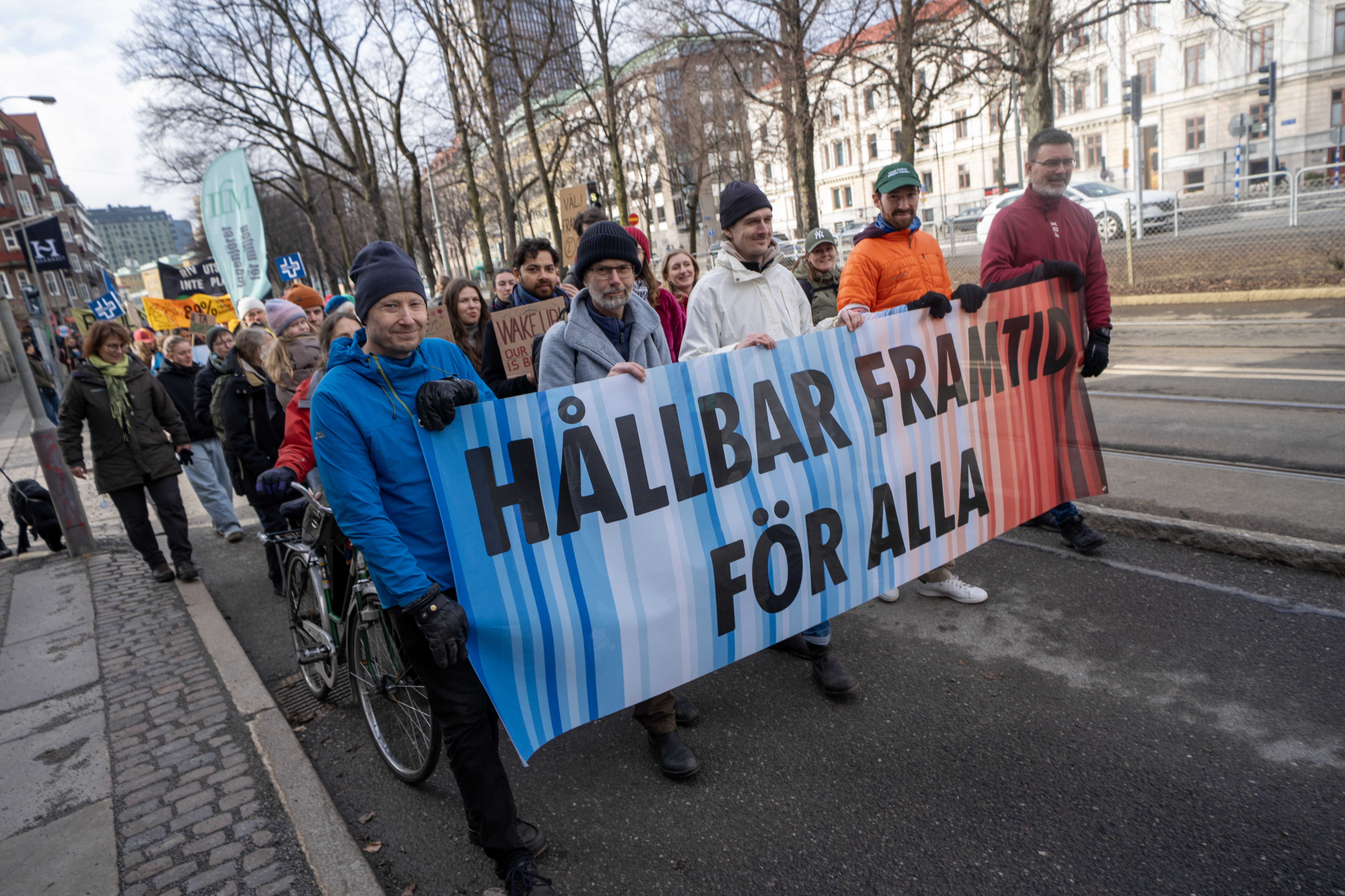 Fronten lämnar Järntorget