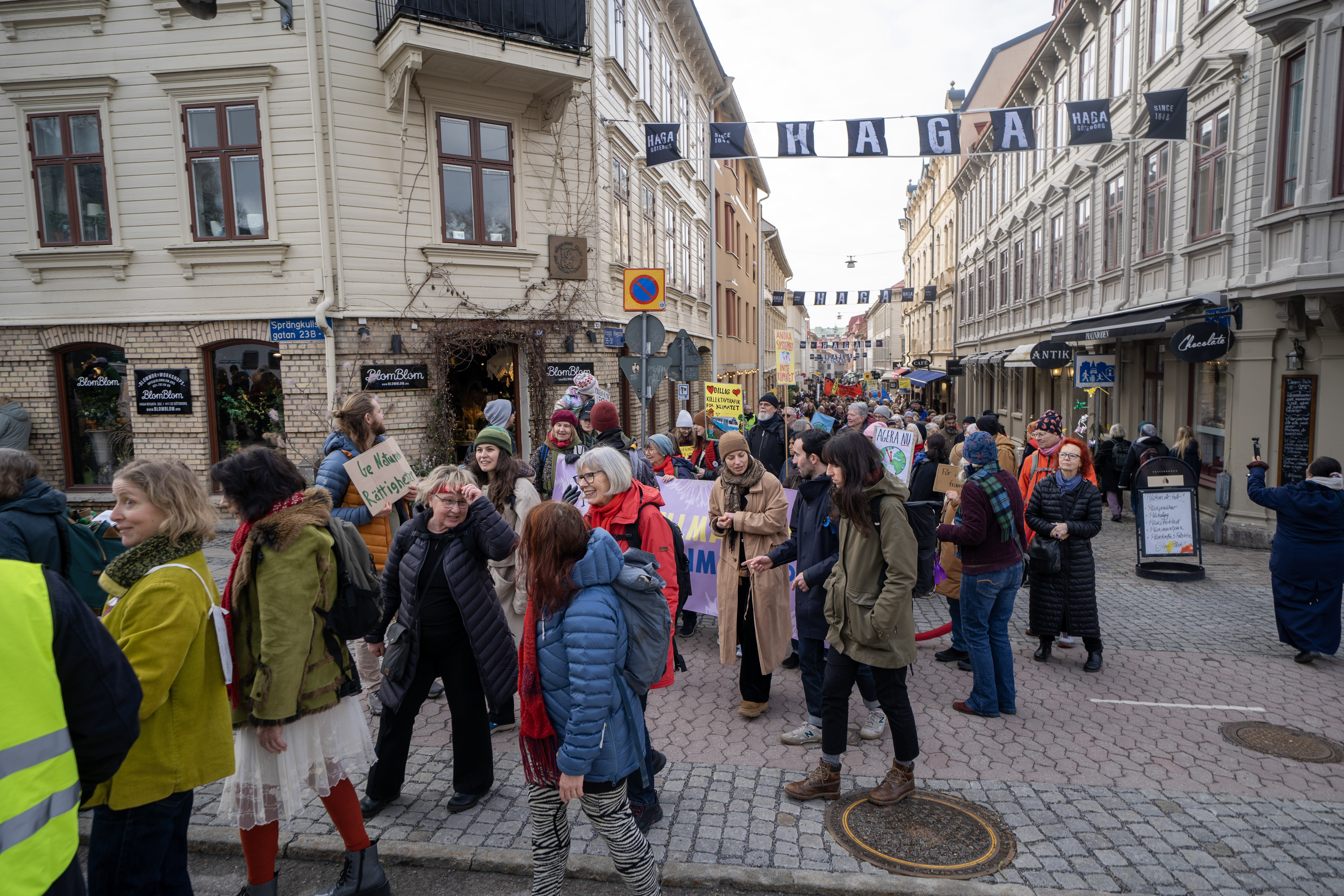 Vy mitten av tåget, Haga Nygata