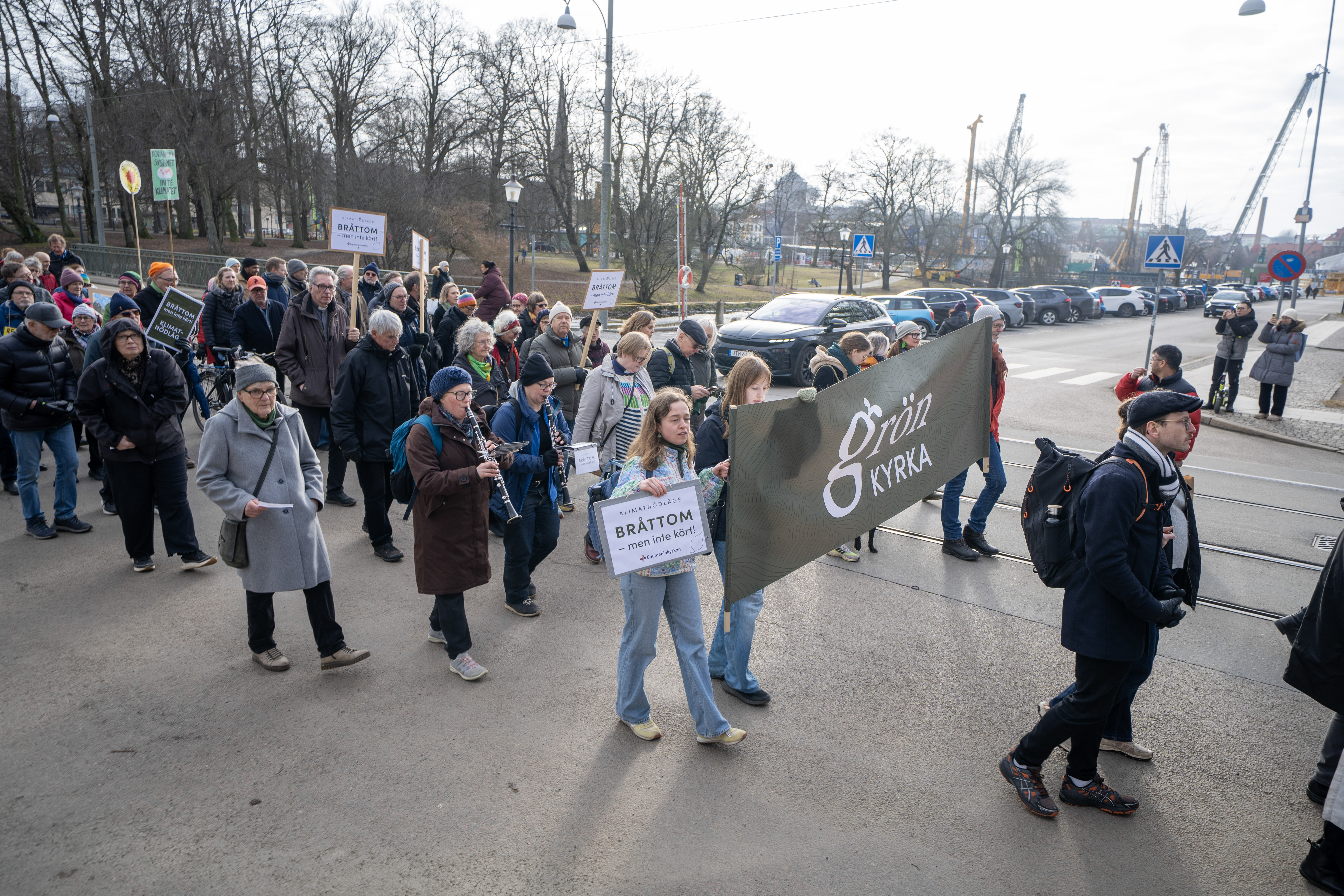 Kyrkligt block med blåsorkester