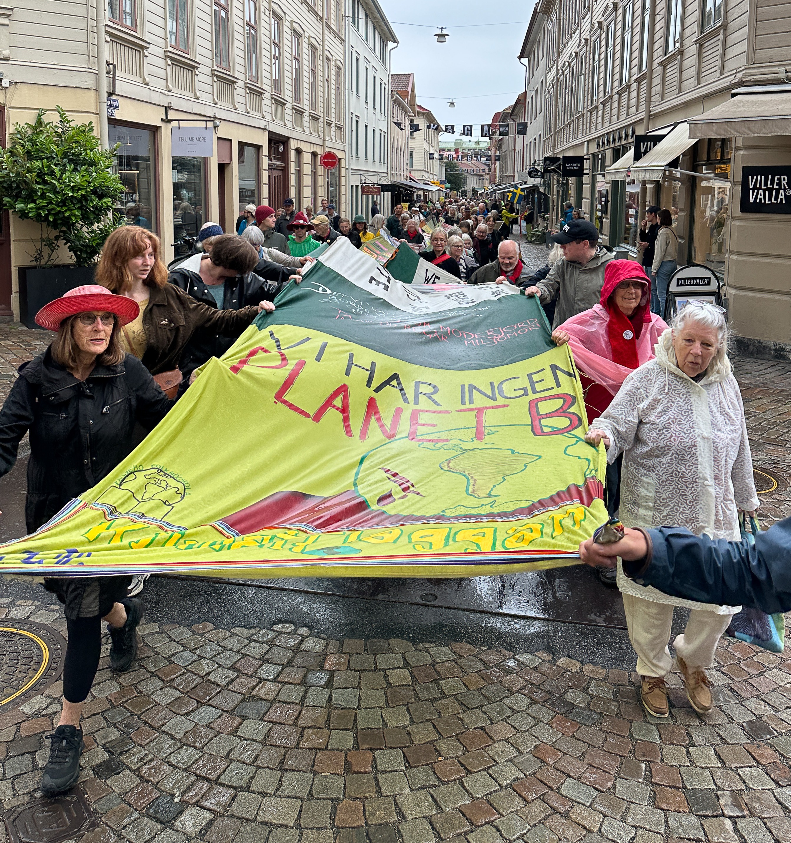 Tåget fyller Haga Nygata