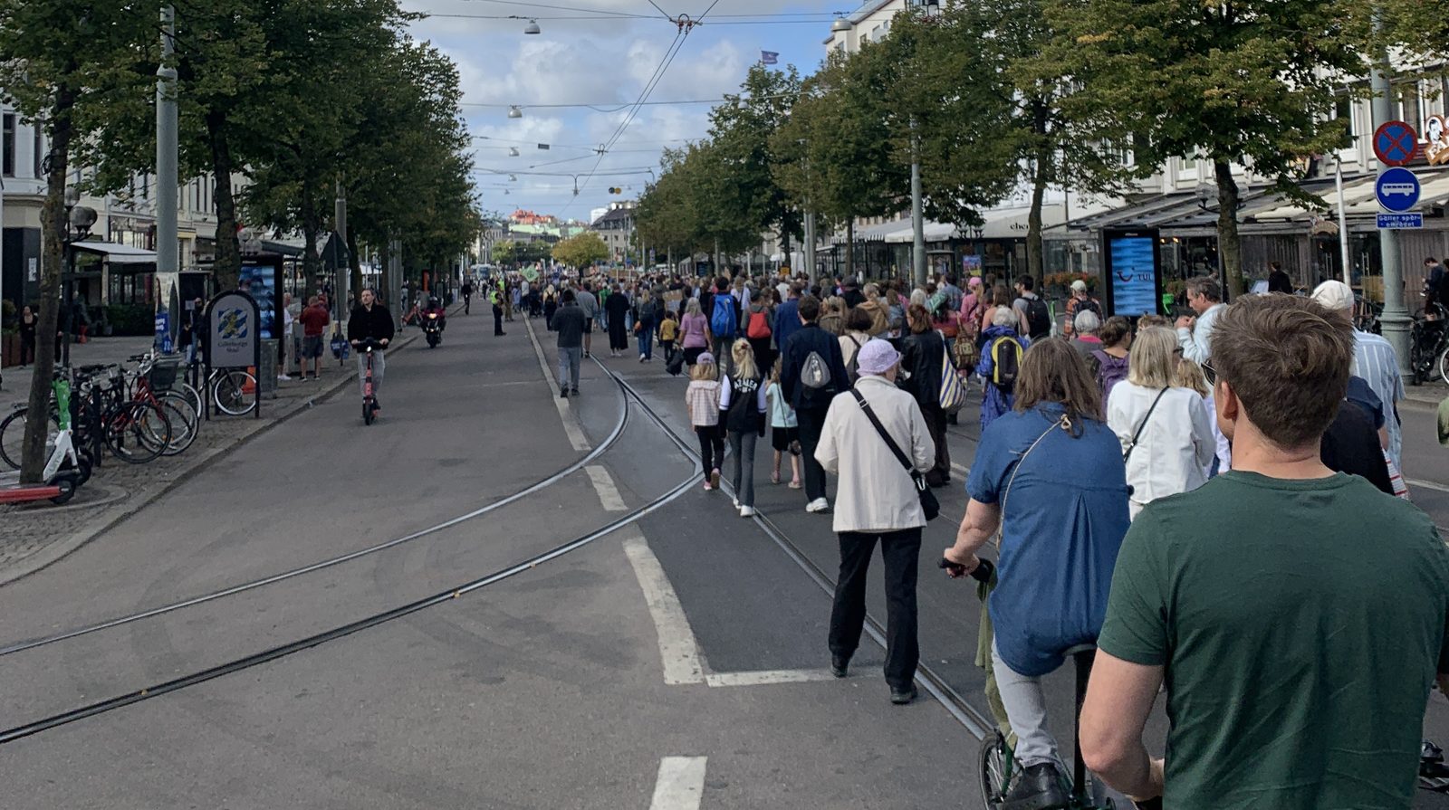 Tåget längs Vasagatan – närmare 2,5 kilometer långt